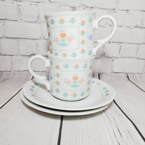 Vintage Judith Raíces for the Toscany Collection Japan cups & saucers Set - Picture 12 of 13